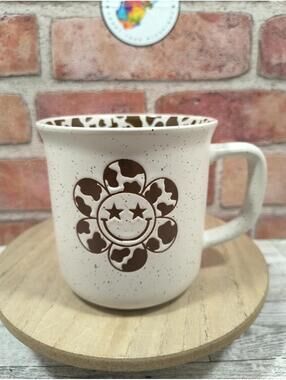 Market Finds Speckled Mug Embossed Flower Smiley & Animal Print Interior NWT